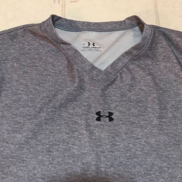 UNDER ARMOUR Gray V-Neck Compression Tee - Picture 3 of 7